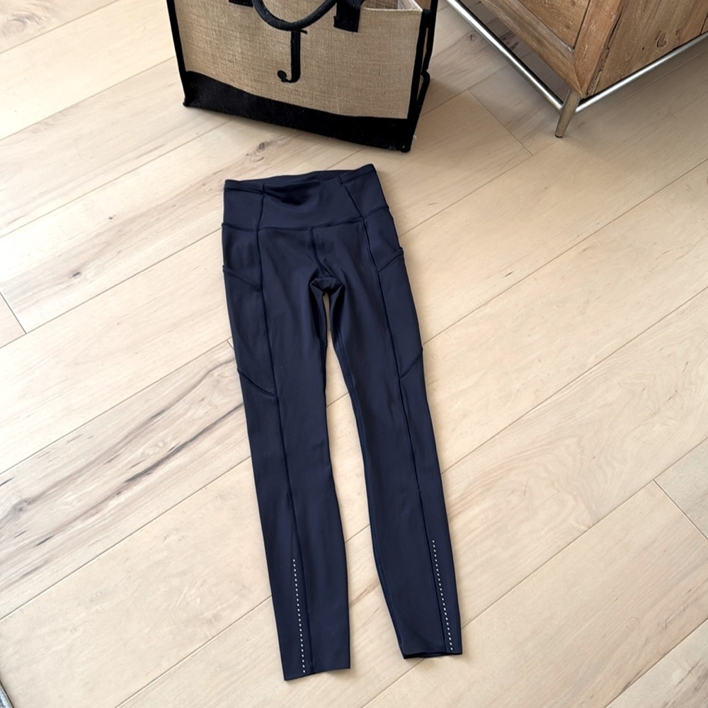 Lululemon fast and free tight with pockets. Size 2